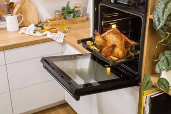Духовой шкаф Gorenje BO6735E05B черный